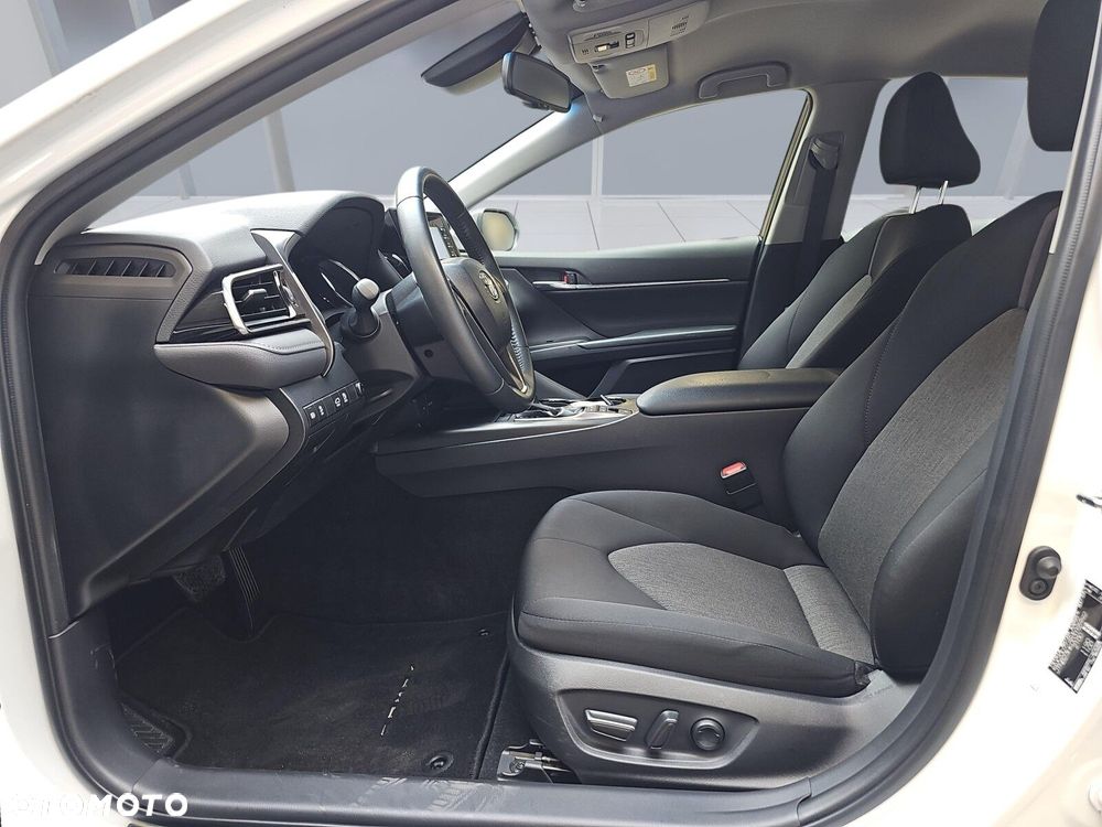 Toyota Camry 2.5 Hybrid Comfort CVT - 9