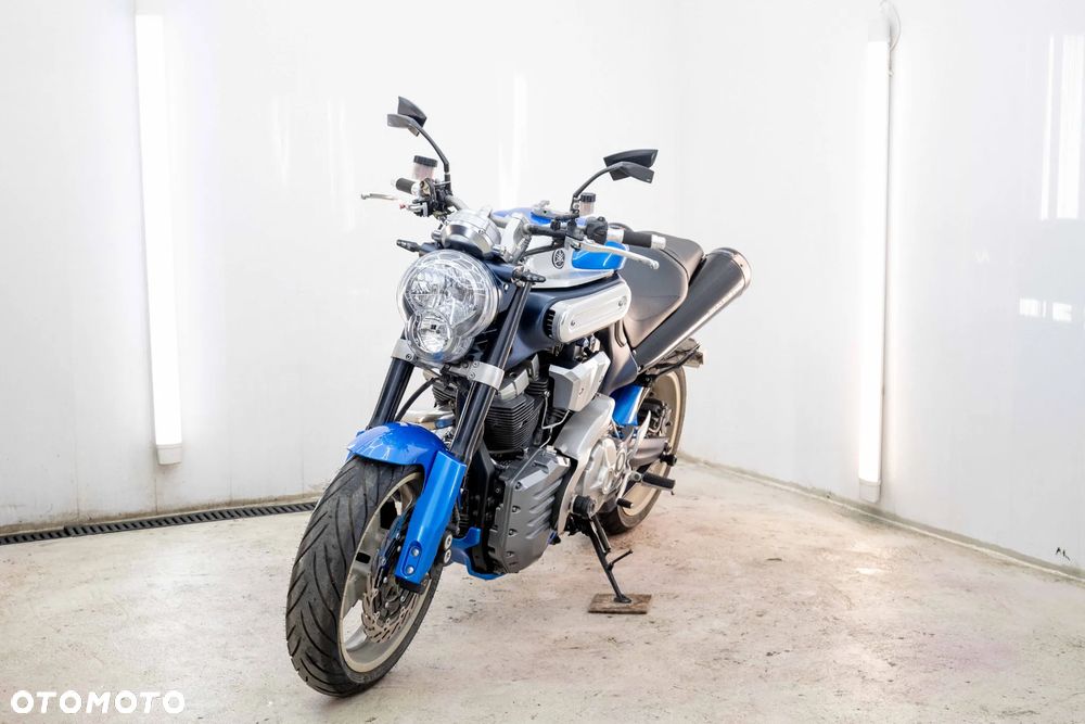Yamaha MT - 2