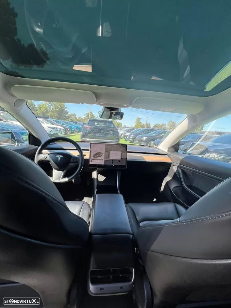 Tesla Model 3 - 7