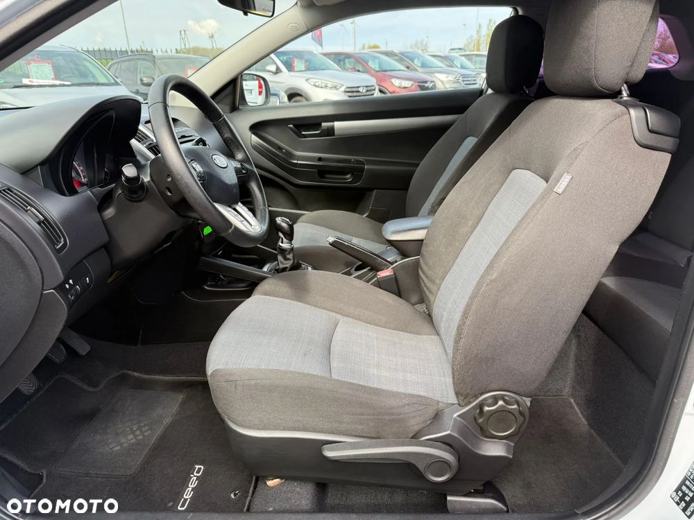 Kia ProCeed - 20
