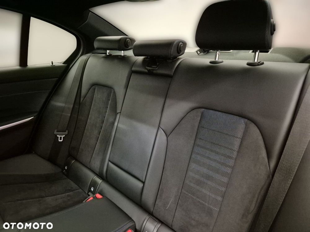 BMW Seria 3 320d xDrive mHEV M Sport sport - 18