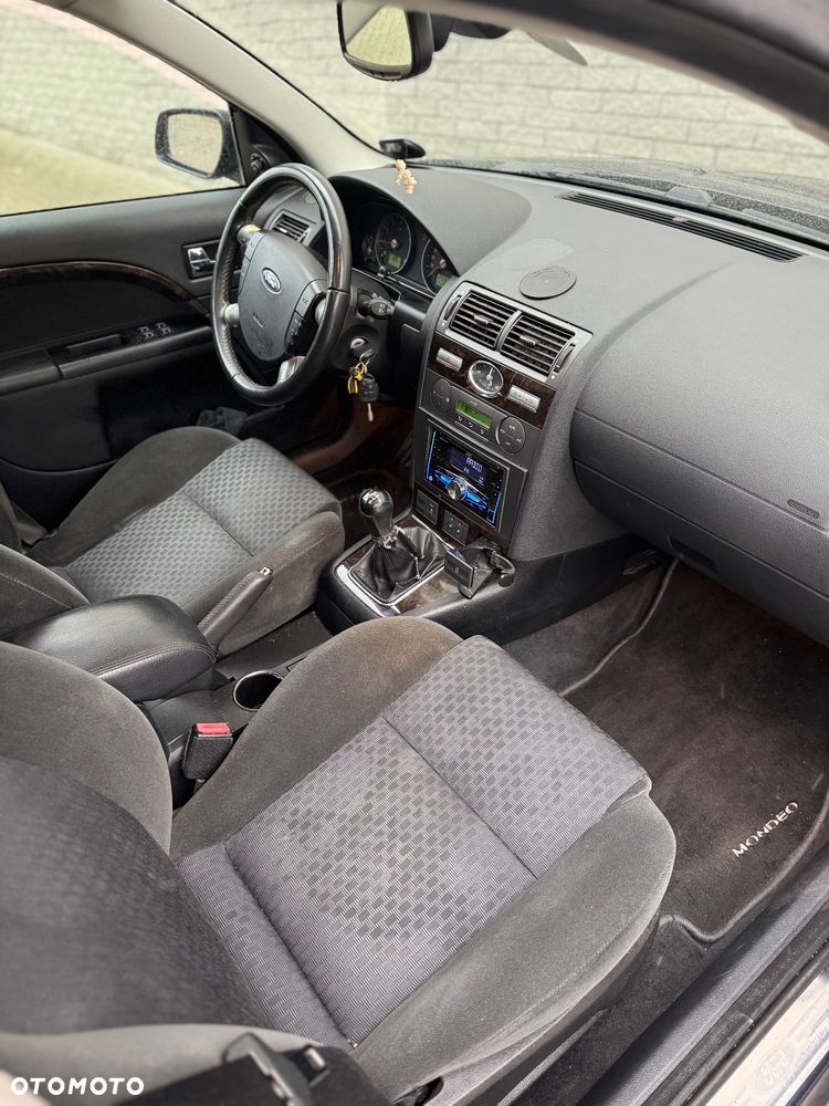 Ford Mondeo 1.8 Ghia X - 9