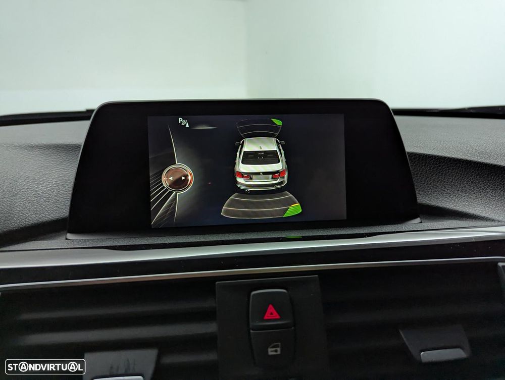 BMW 318 d Line Sport - 11