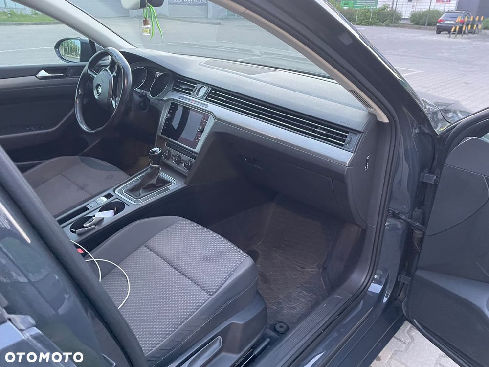 Volkswagen Passat 2.0 TDI BMT Trendline - 11