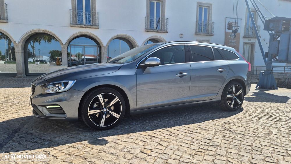 Volvo V60 2.0 D2 R-Design Momentum - 4