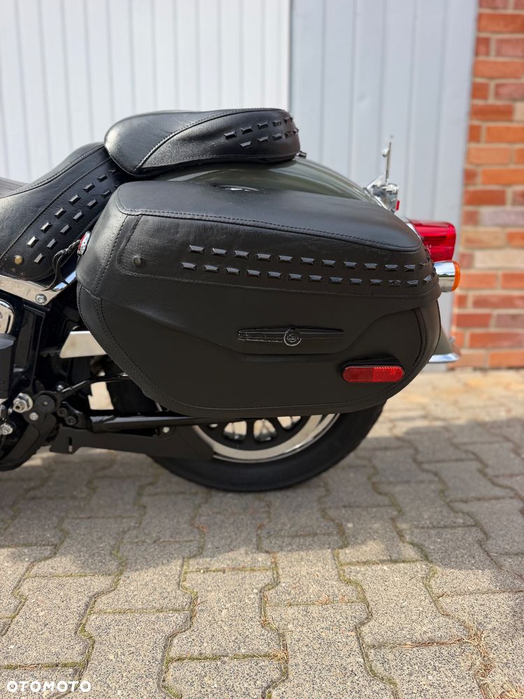 Harley-Davidson Softail Heritage Classic - 23