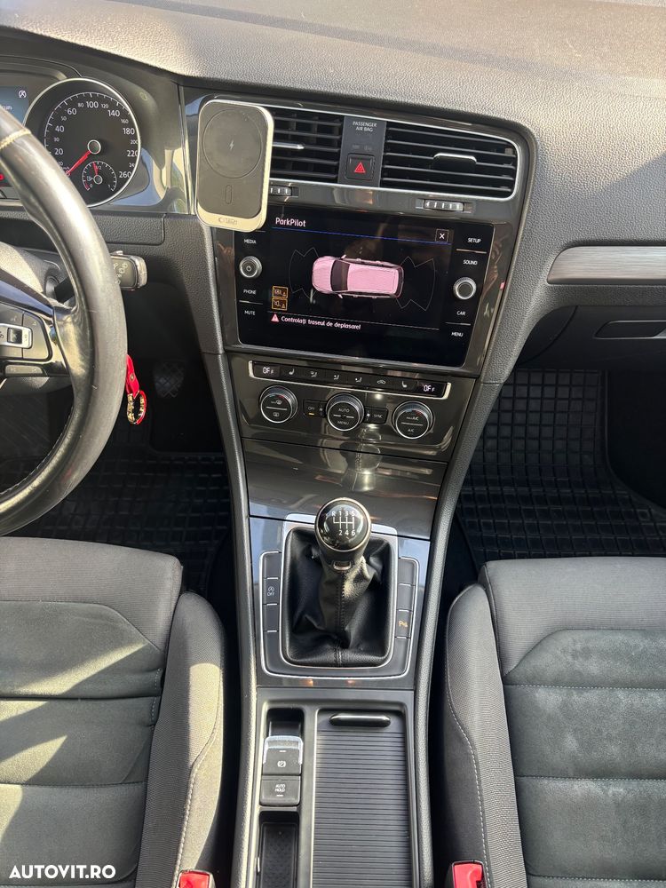 Volkswagen Golf - 9