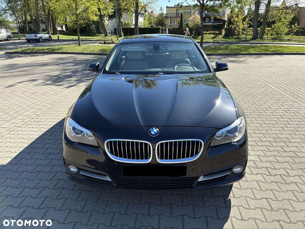 BMW Seria 5 528i Luxury Line - 2