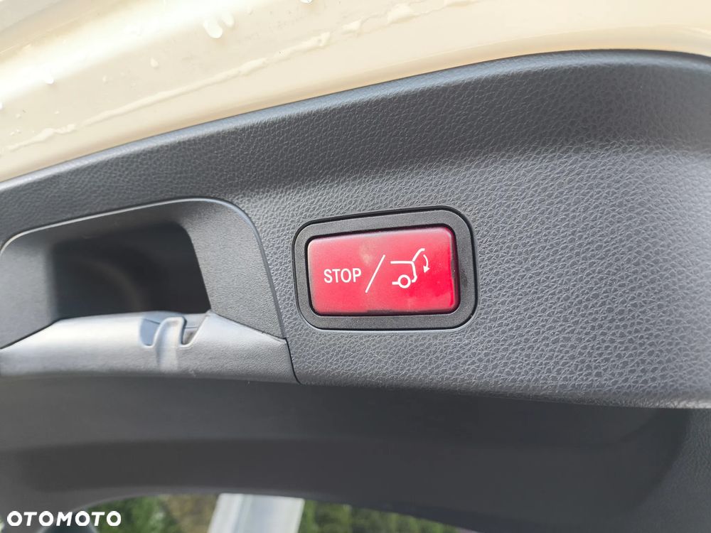 Mercedes-Benz GLC 300 4Matic 9G-TRONIC AMG Line - 22