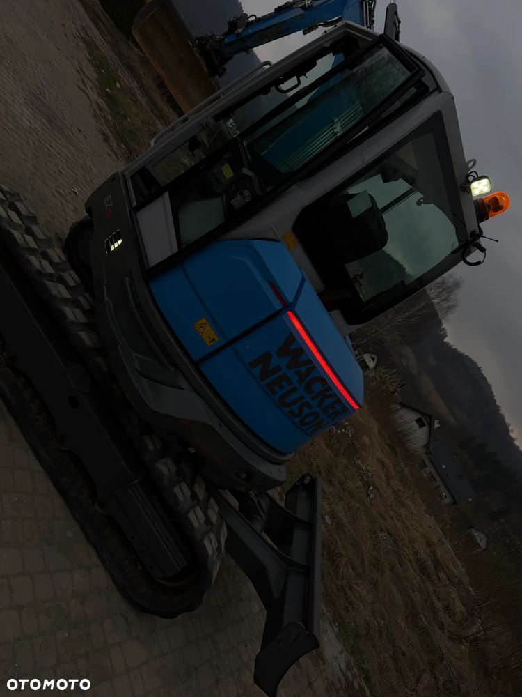 Wacker Neuson EZ50 Koparka Gąsienicowa 5,5 Tony. 2022 rok. 1400 mtg. Jak Nówka z salonu! ani deka luzów czy wycieków! Pochodzi z Gospodarstwa Norweskiego! Aktualne serwisy DEKRA BMWT. 2 łyżki. Silnik PERKINS 4 cyl. 52km. Maszyna Full wypasiona! Bogata wersja Norweska! Klima. Radio Usb. Szybkozłącze Hydrauliczne. OKAZJA. Pełny Oryginał historia do sprawdzenia w Wacker autoryzowany! - 5