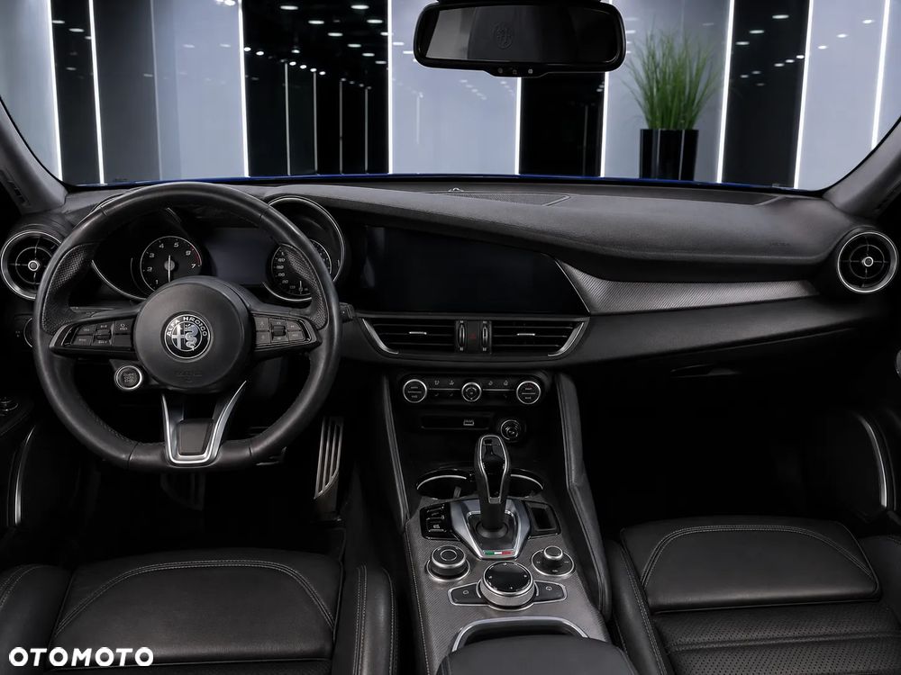 Alfa Romeo Giulia 2.0 Turbo 16V AT8 Veloce - 6