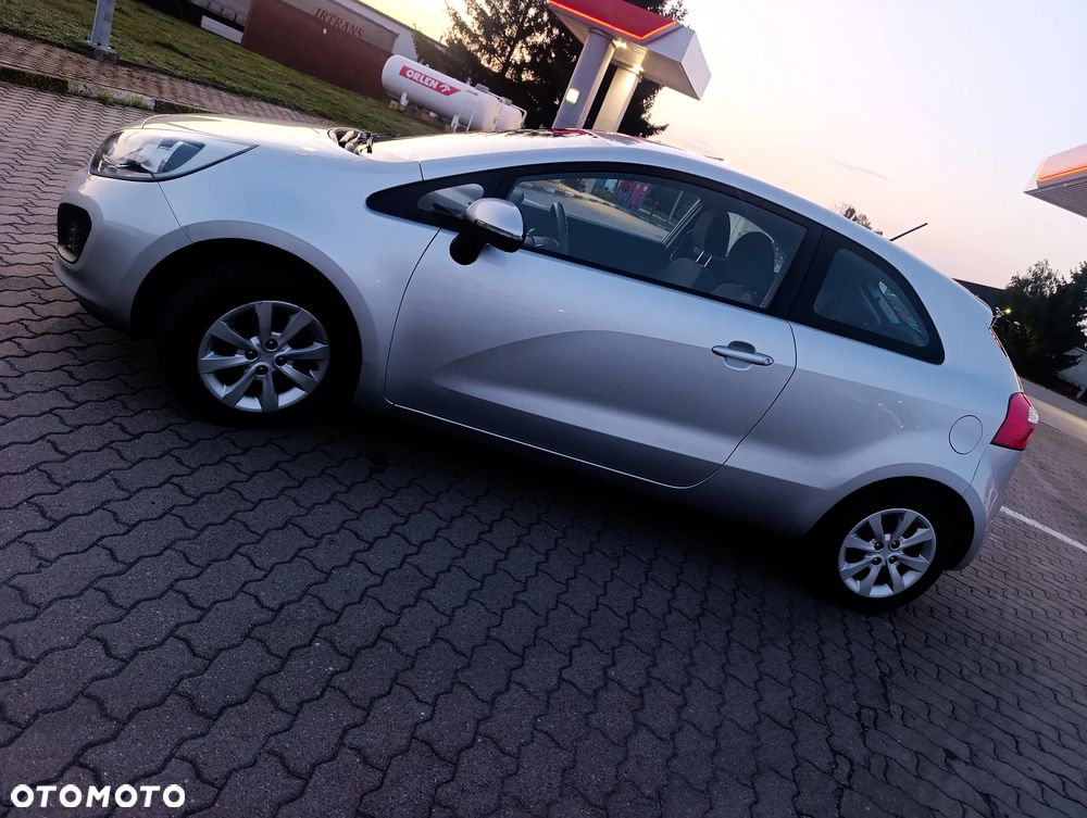 Kia Rio - 8