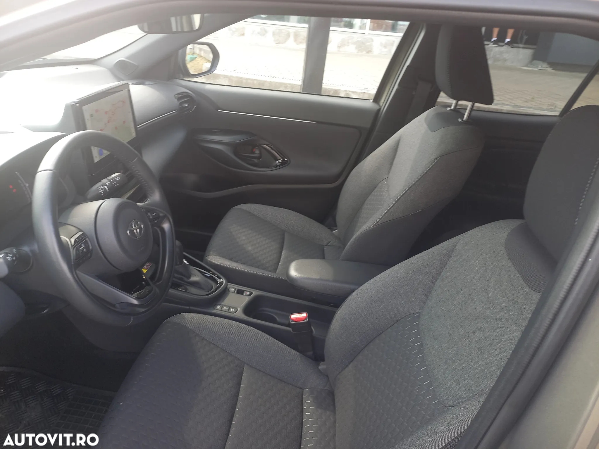 Toyota Yaris Cross 1.5 VVT-i HSD 4x2 Dynamic - 11