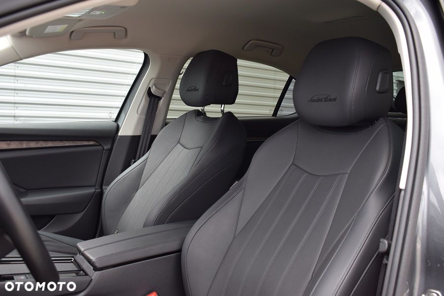 Skoda Superb 2.0 TDI SCR 4x4 L&K DSG - 8