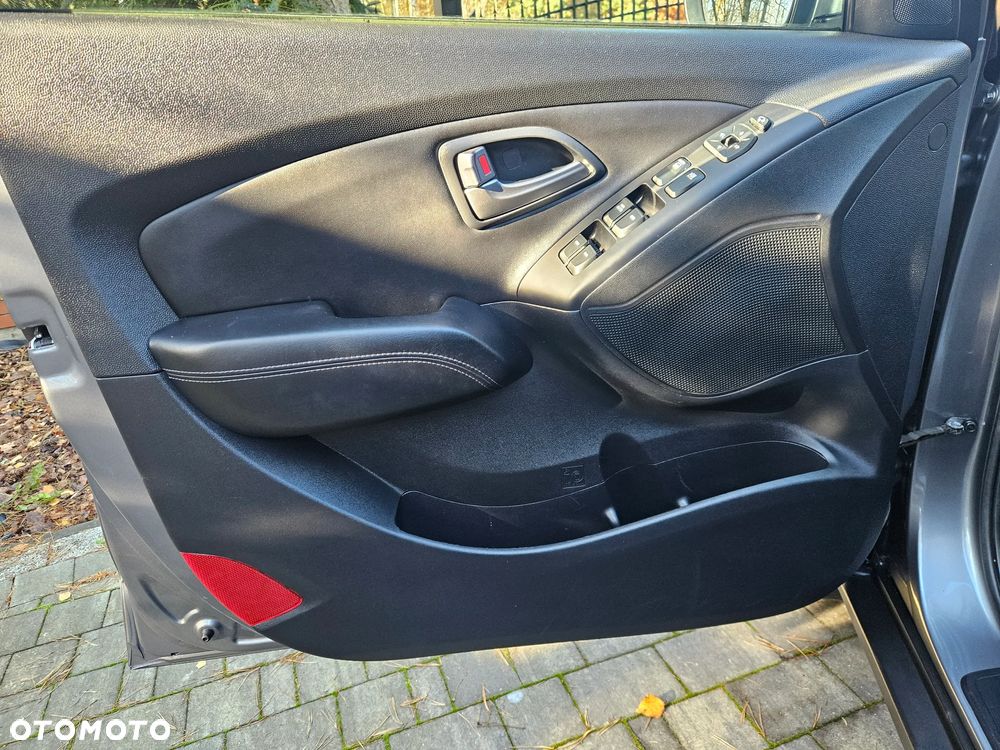 Hyundai ix35 1.6 2WD blue Trend - 17