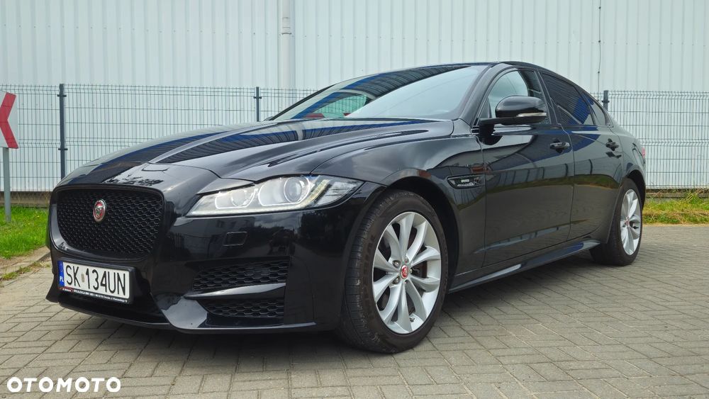 Jaguar XF 2.0 i4D R-Sport - 9