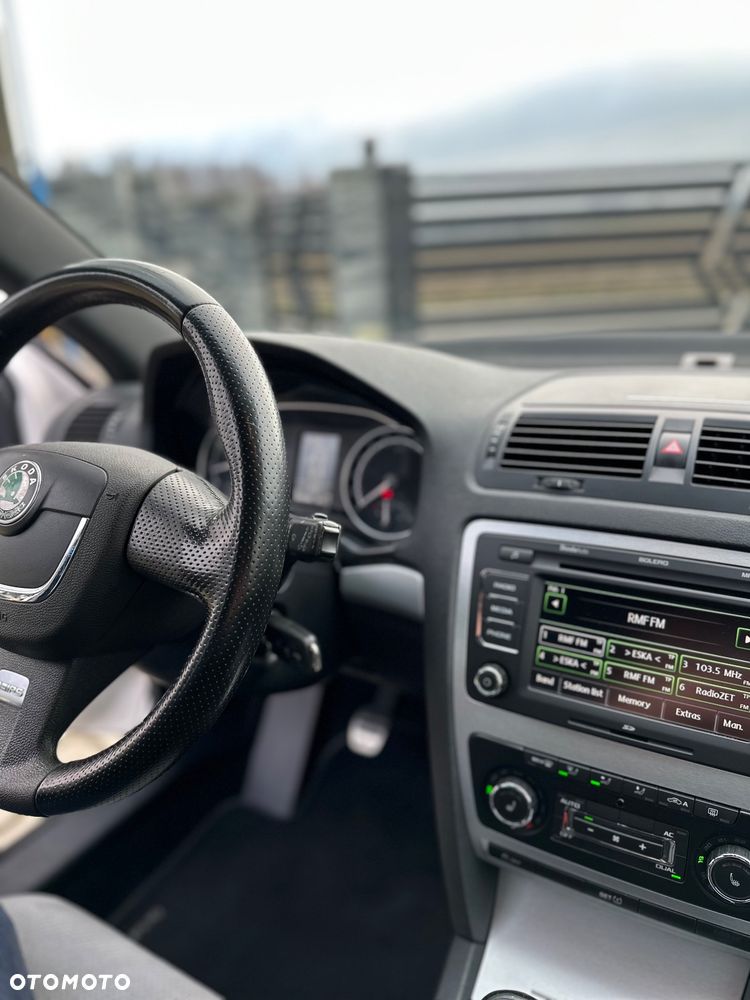 Skoda Octavia 2.0 TSI RS - 30