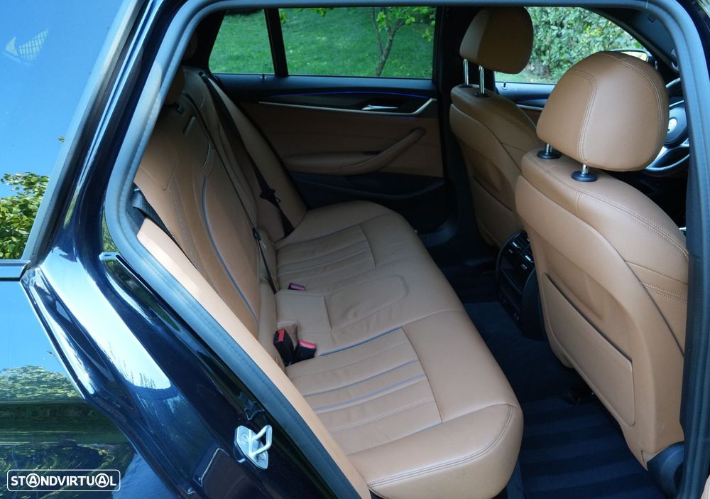 BMW 520 d Pack Desportivo M Auto - 48