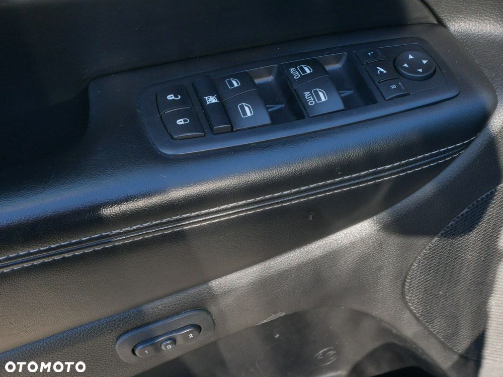 Jeep Grand Cherokee - 21