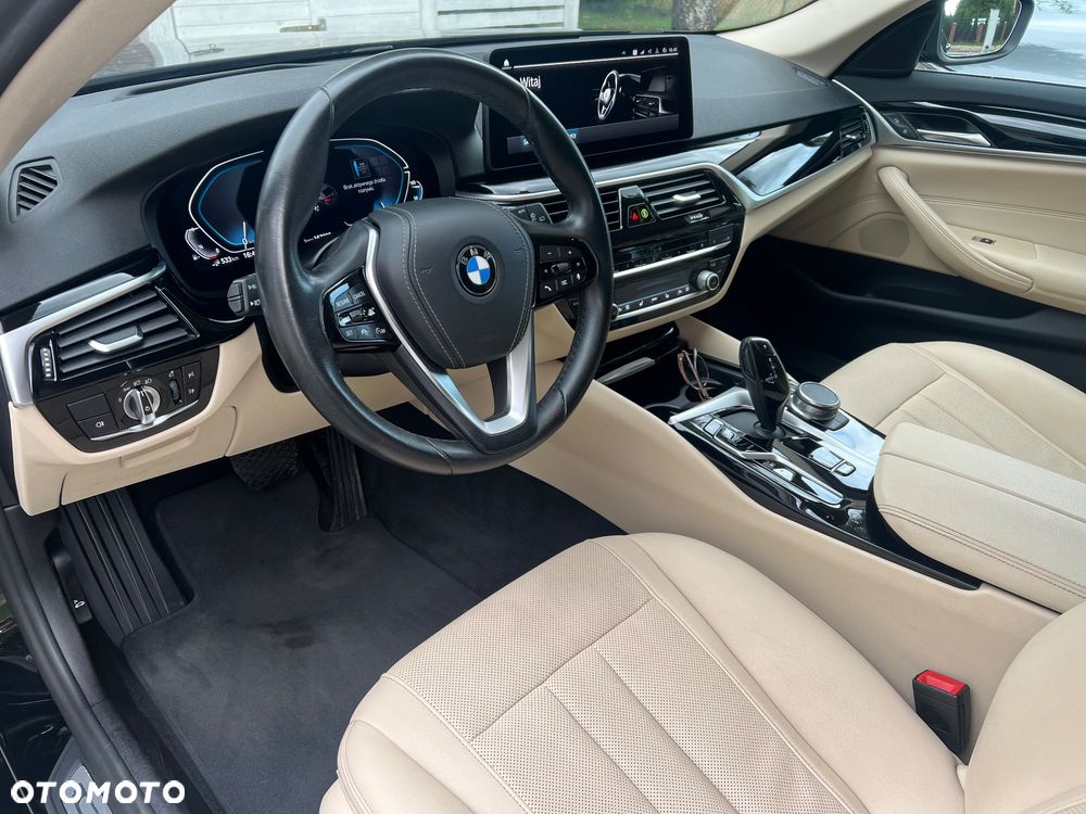 BMW Seria 5 530e xDrive - 18