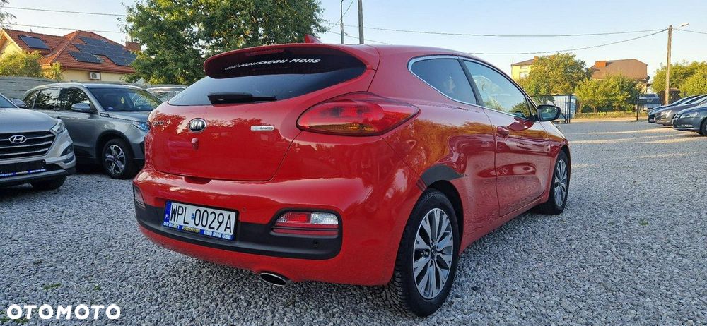 Kia ProCeed - 10