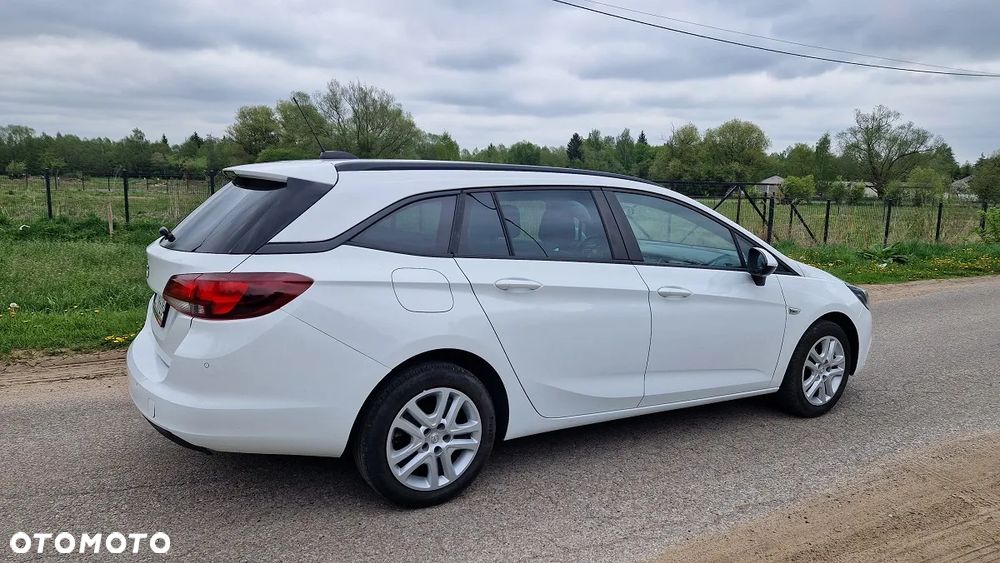 Opel Astra 1.6 CDTI Dynamic - 10