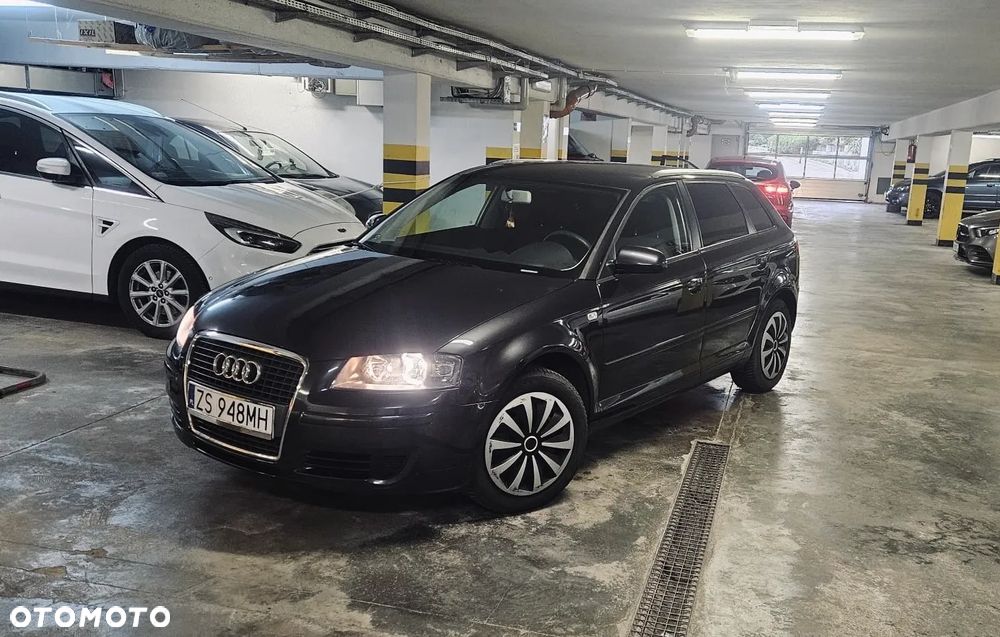 Audi A3 Sportback - 1