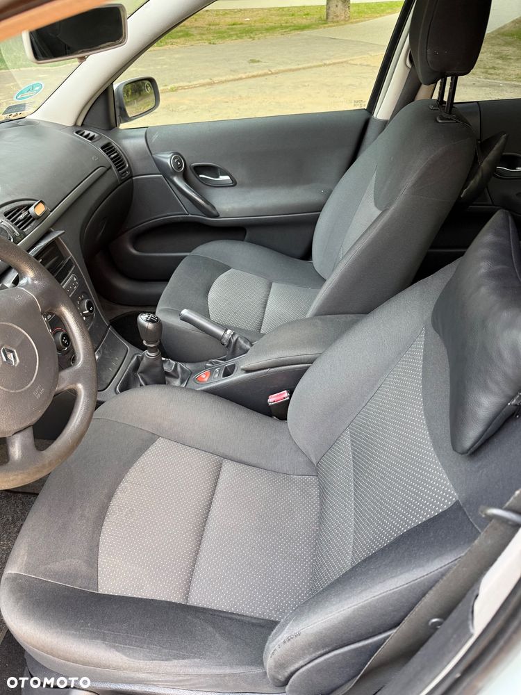 Renault Laguna 1.9 dCi Confort Authentique - 15