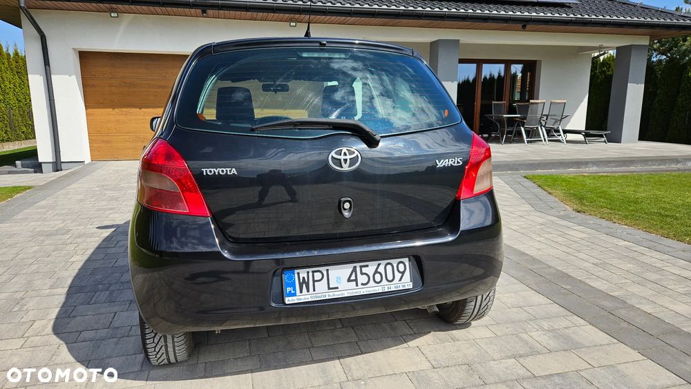 Toyota Yaris 1.3 Luna A/C - 3
