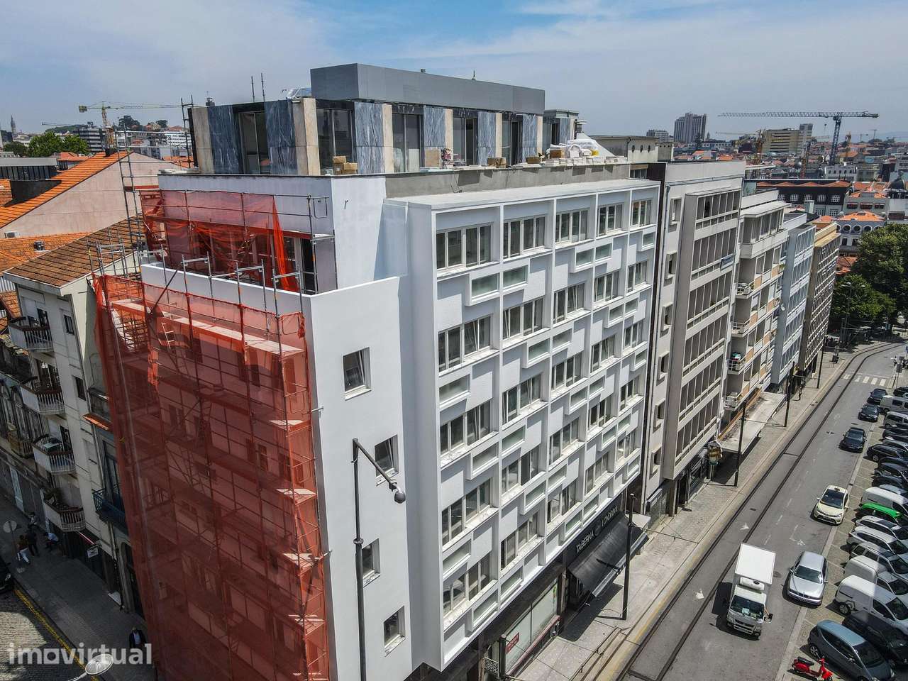 Apartamento T1 de 55 m2 a 300 m da Estação de Metro dos Aliados!