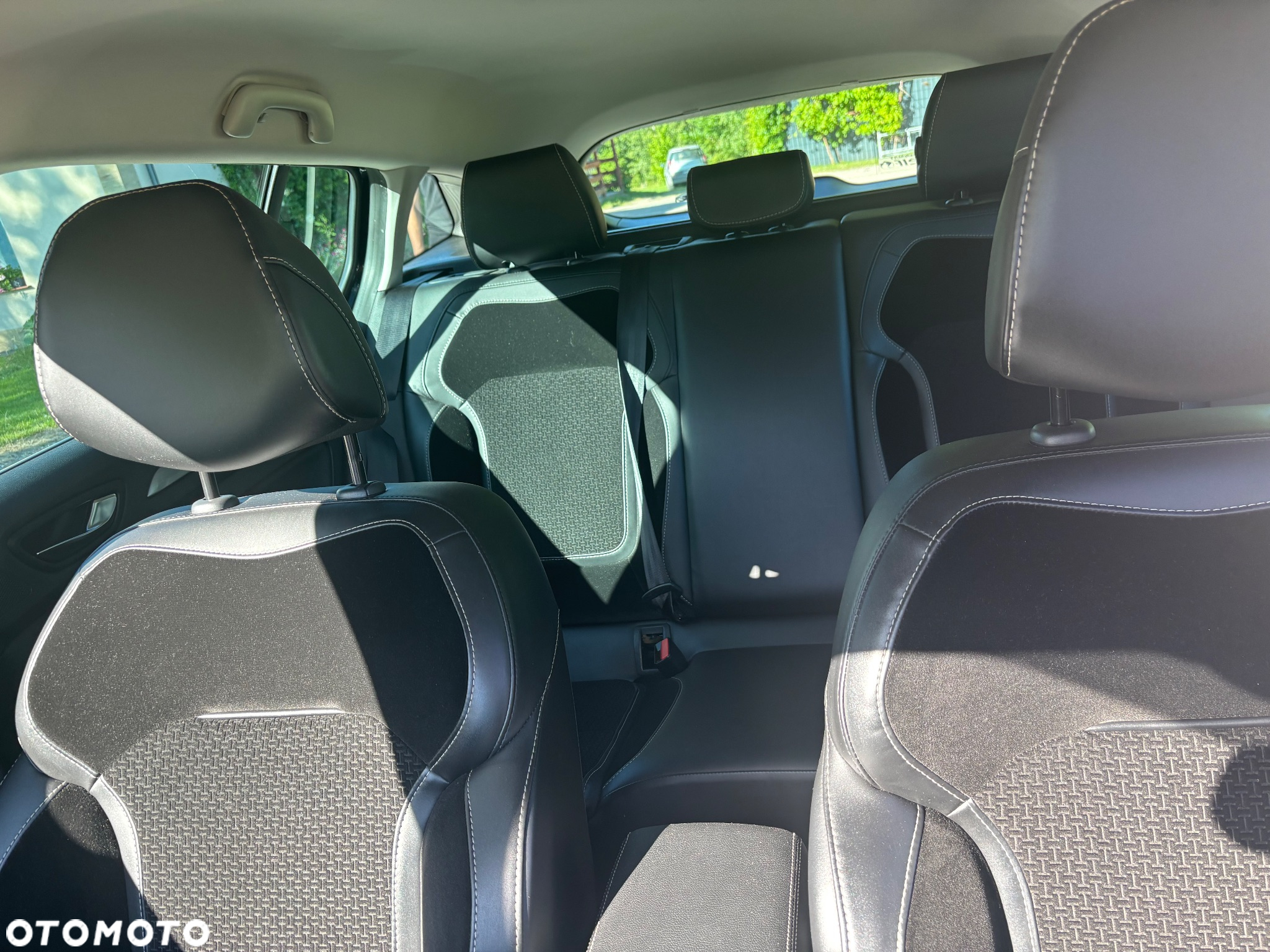Renault Megane ENERGY TCe 130 EDC INTENS - 23