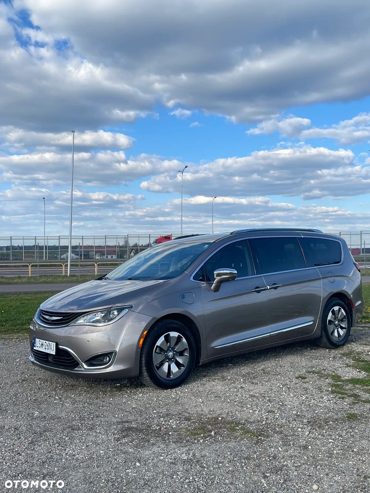 Chrysler Pacifica - 8