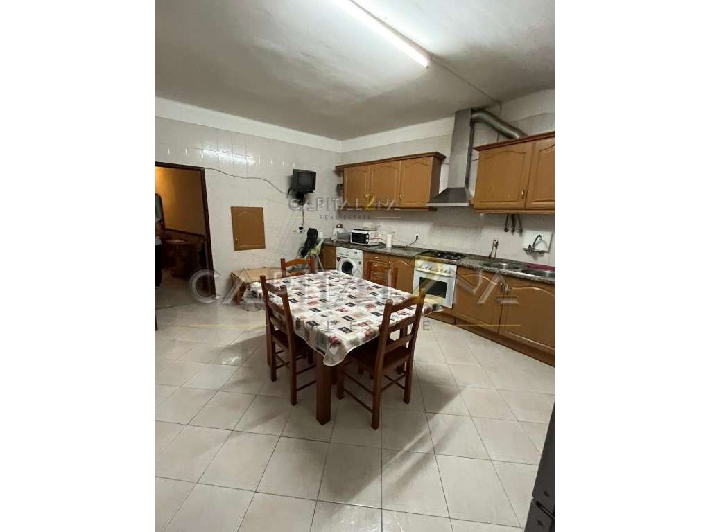 Prédio 4 Apartamentos T3 + Loja e ArmazémPrédio 4 Apartamentos T3 +... - Grande imagem: 4/48