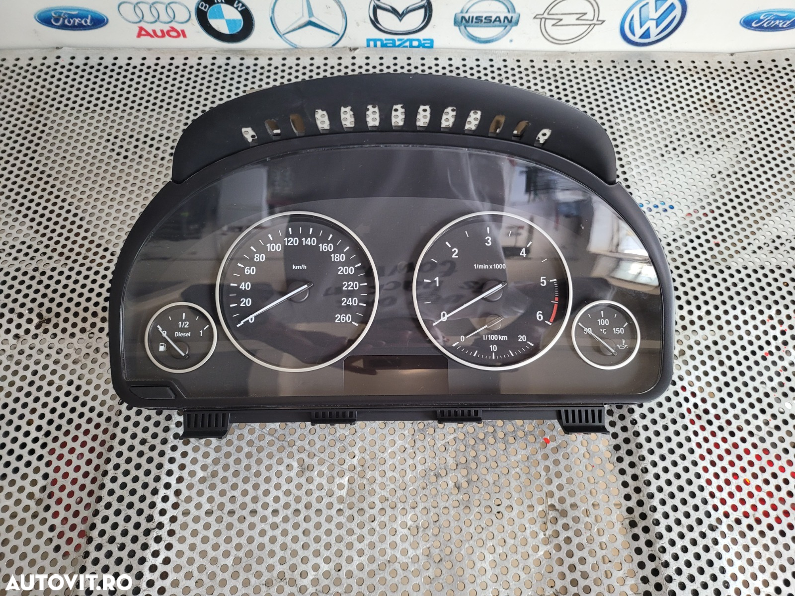 Ceasuri Bord Bmw X3 X4 F25 F26 Volan Stanga 2.0 Diesel Motor B47 Cod 9232890 Dezmembrez Bmw X4 F26 2.0 D Motor B47 Xdrive 4x4 Volan Stanga Bi-Xenon - 4