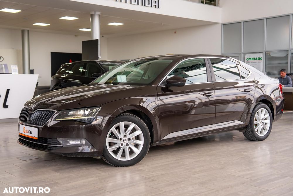 Skoda Superb 2.0 TDI DSG Active - 7
