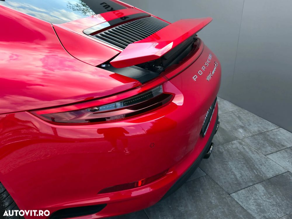 Porsche 911 Carrera 4 PDK - 29
