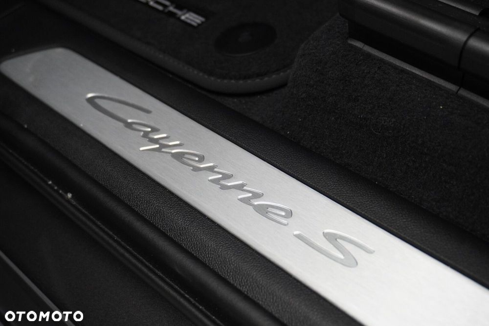 Porsche Cayenne - 20