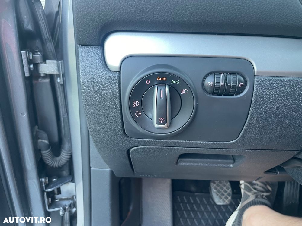 Volkswagen Golf - 28