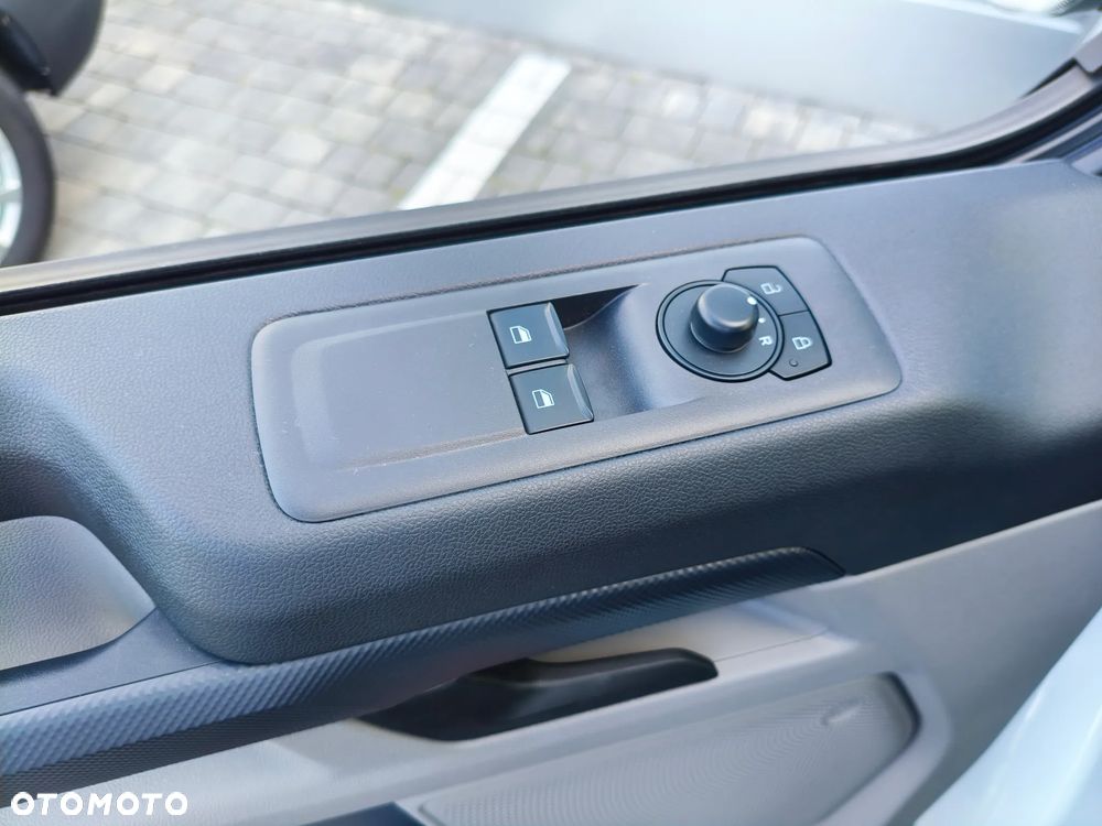Ford E-Transit Custom - 21