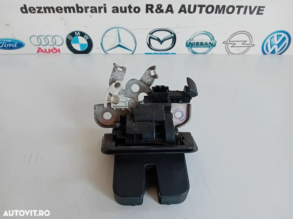 Broasca Haion Audi A3 8V Q5 Q3 A5 Skoda Rapid Octavia Seat Leon Cod 8R0827505A - 4