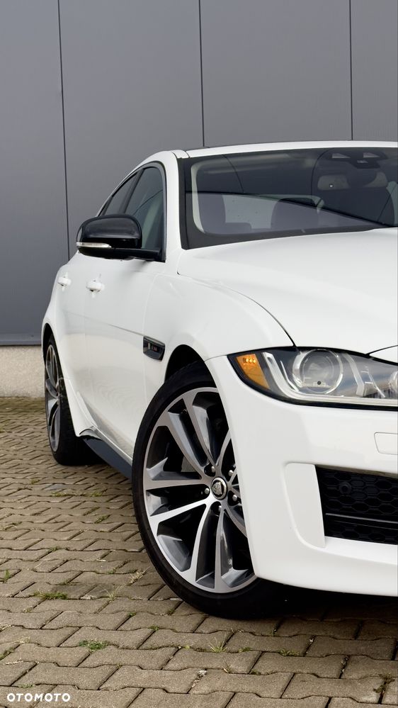 Jaguar XE, 2017