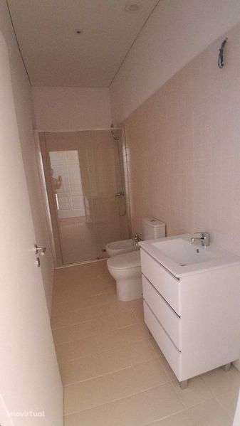 Arrendamento de T0 novo,  no Largo da Lapa, Porto - Grande imagem: 5/12