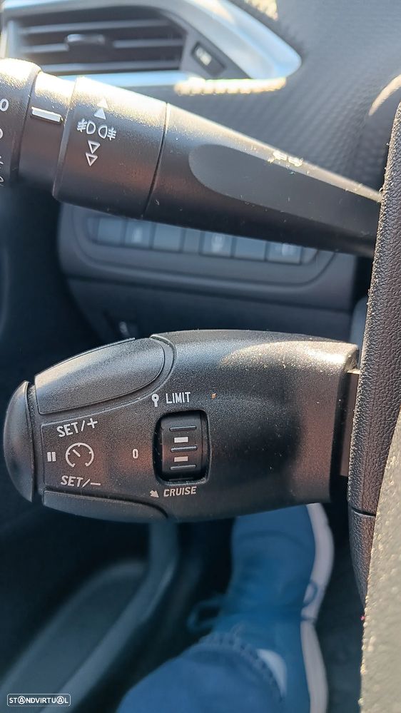 Peugeot 2008 1.4 HDi Active - 22