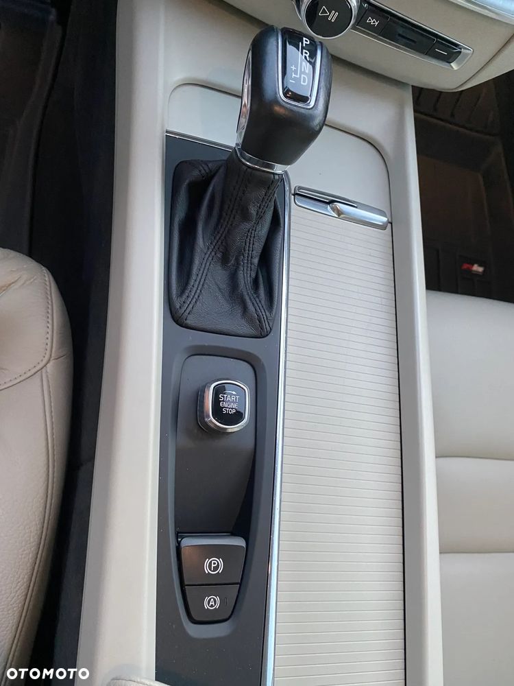 Volvo XC 60 D4 AWD Geartronic Momentum - 9