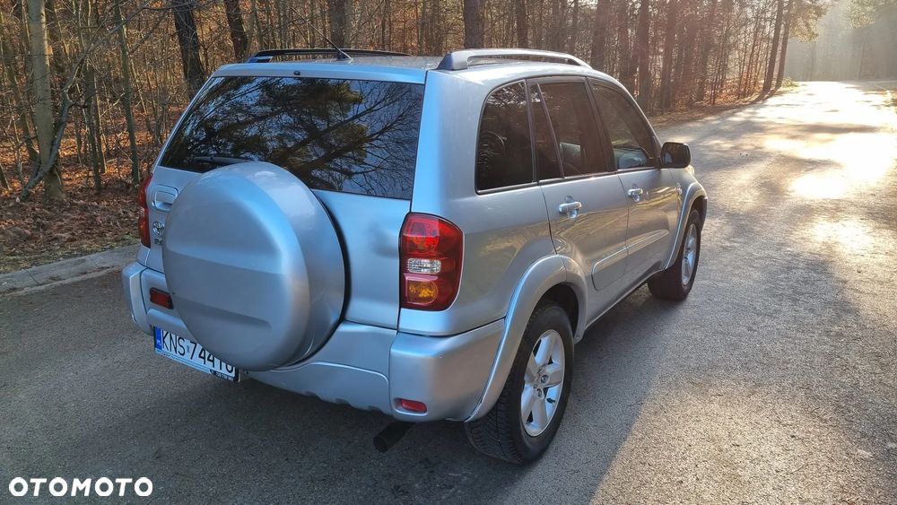 Toyota RAV4 2.0 D-4D 4x4 - 4
