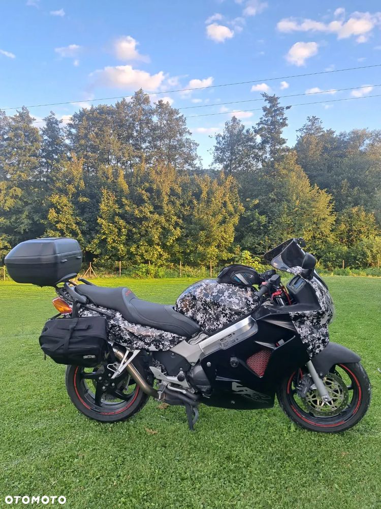 Honda VFR - 2