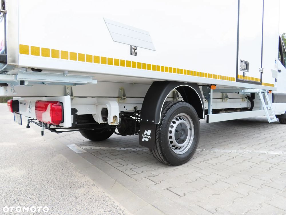 Mercedes-Benz Sprinter 317 CDI 170 KM Chłodnia -32 st.C 8.E.Palet IGLOOCAR 4230 mm Boczne Drzwi, Agregat Thermo King V200 MAX, Rozstaw Osi 4325 mm, Ładowność 910 Kg, GWARANCJA FABRYCZNA,  Stan Wizualny I Techniczny NOWY Tak Jak Z Taśmy Produkcyjnej Gotowy Dostępny OKAZJA POLECAM - 13