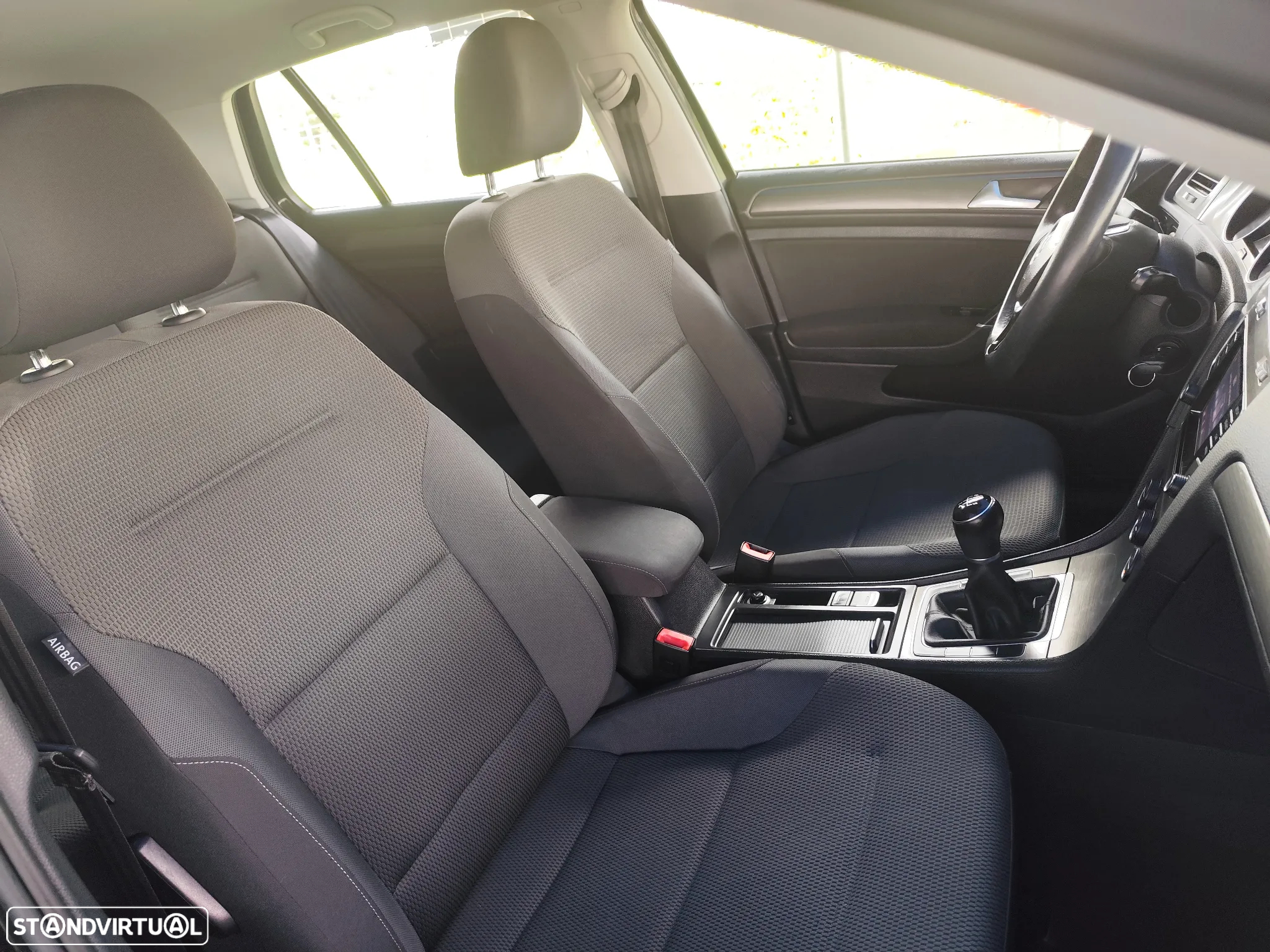 VW Golf 1.6 TDi Confortline - 39