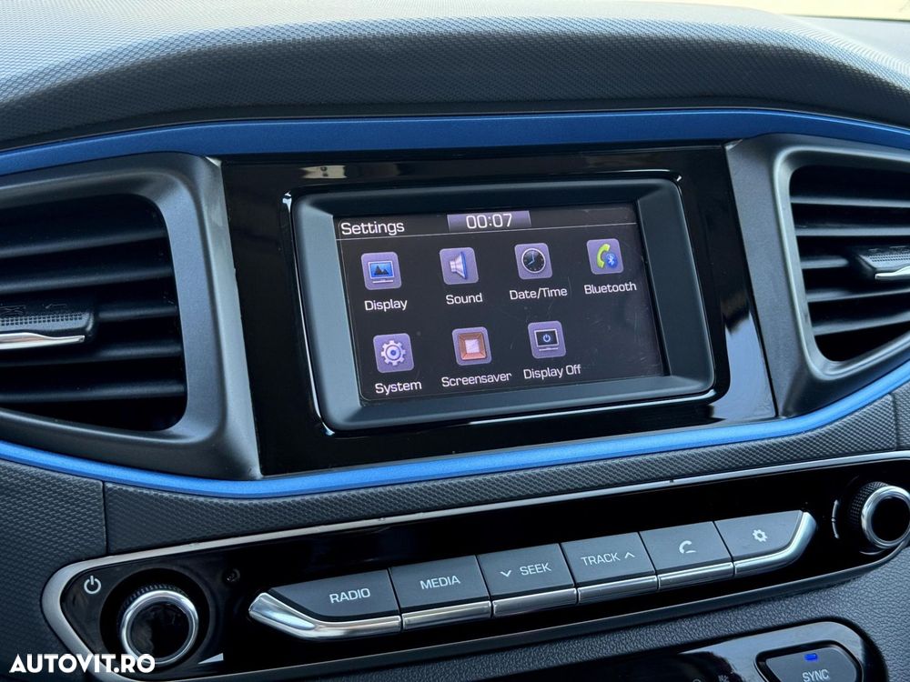 Hyundai IONIQ - 10