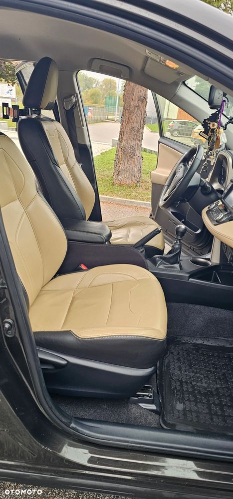 Toyota RAV4 2.0 D-4D Prestige - 23